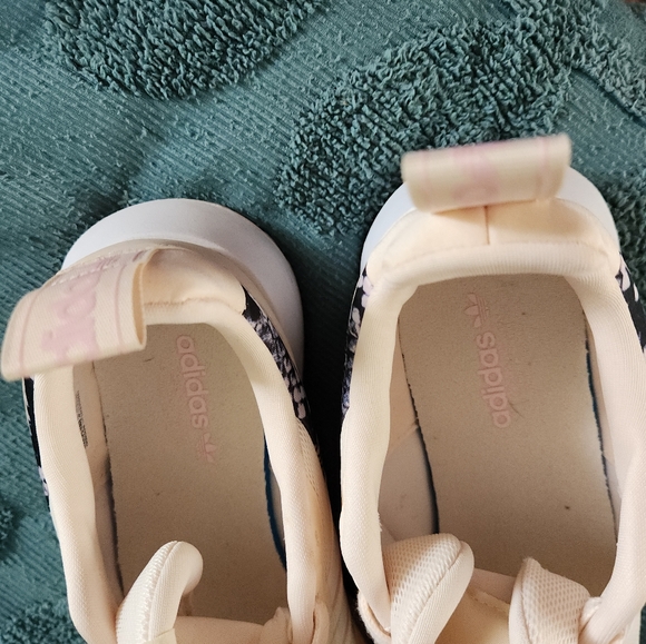 Adidas, Tennis Shoes, Women's size 10.5 - Picture 7 of 7